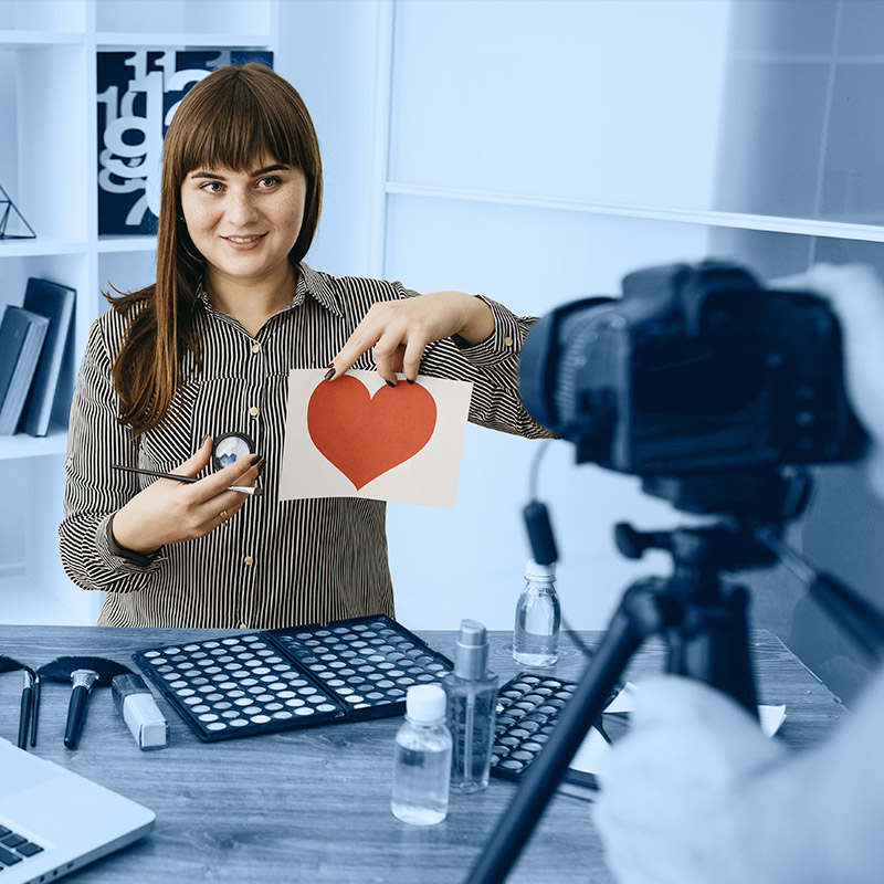 Pourquoi utiliser la vidéo dans votre stratégie de communication marketing ? Pourquoi utiliser la vidéo dans votre stratégie de communication marketing ?